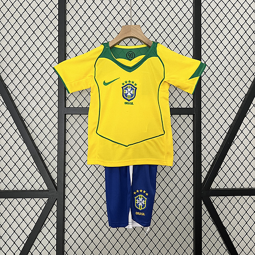2004 Brazil home kids kit Brazil