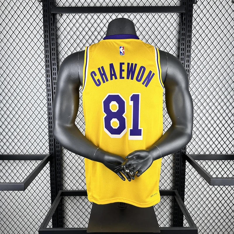 LE SSERAFIM members uniform NBA Los Angeles Lakers jersey  #81