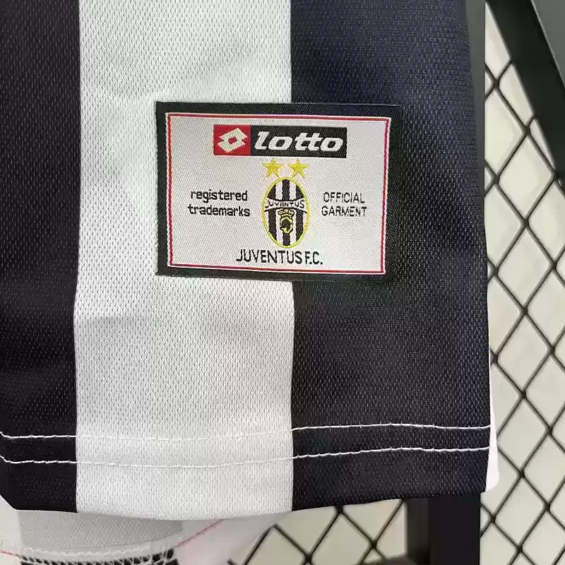 01/02 Juventus jersey Home Retro