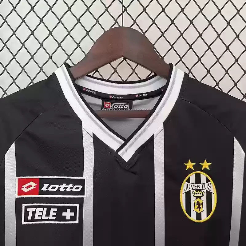 00/01 Juventus jersey Black Retro