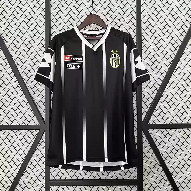 00/01 Juventus jersey Black Retro