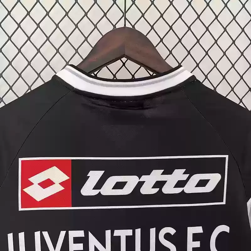 00/01 Juventus jersey Black Retro