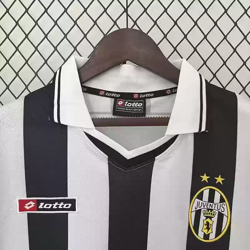 01/02 Juventus jersey Home Retro