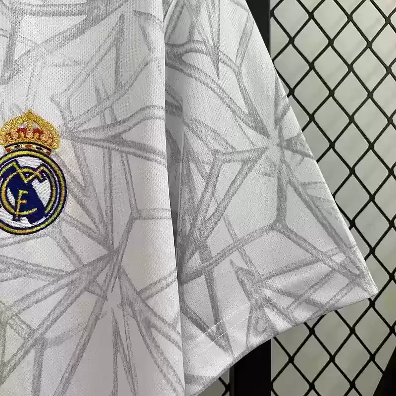 24/25 Real Madrid football Jersey Pre-match Suit