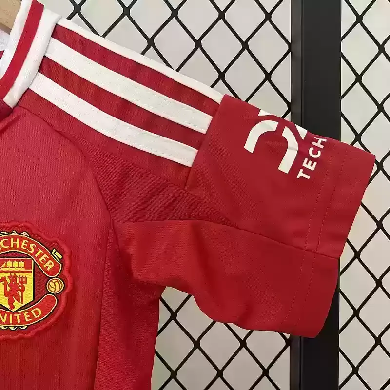 24/25 Manchester United home kids football jersey