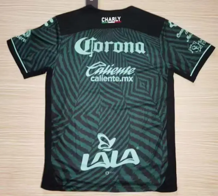 24-25 Santos laguna Away Soccer jersey