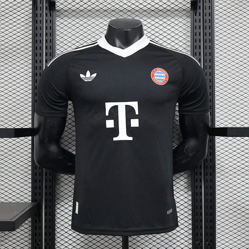 24-25 Bayern Munich black goalkeeper player version soccer Jersey