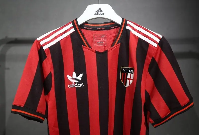 24-25 Ac Milan retro model player version football jersey