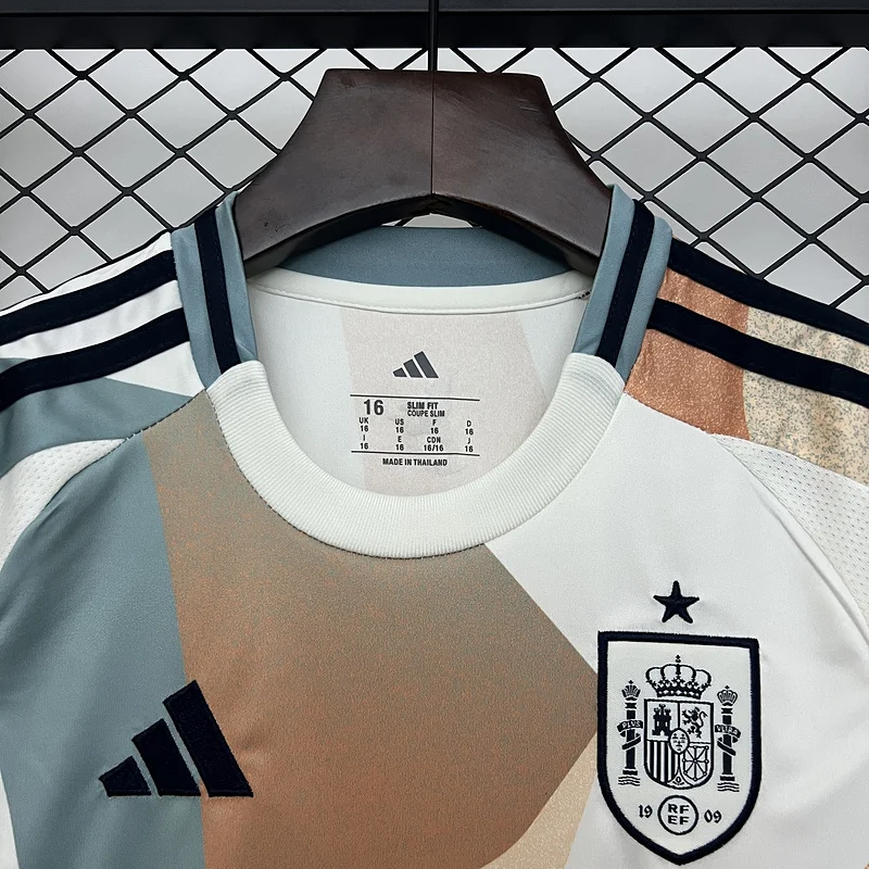 2025 kids Spain away size: 16-28