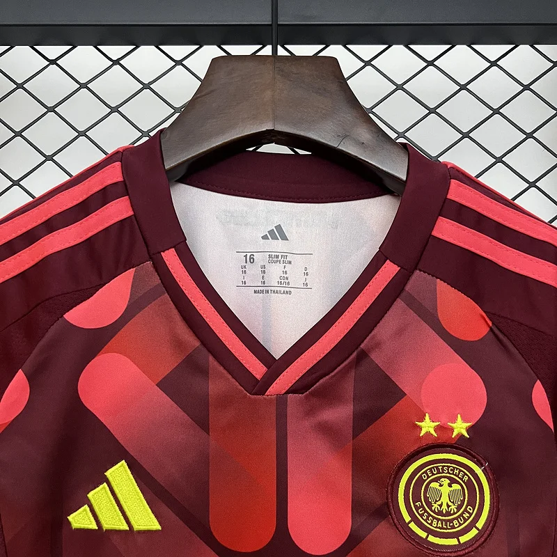 2025 kids Germany away size: 16-28