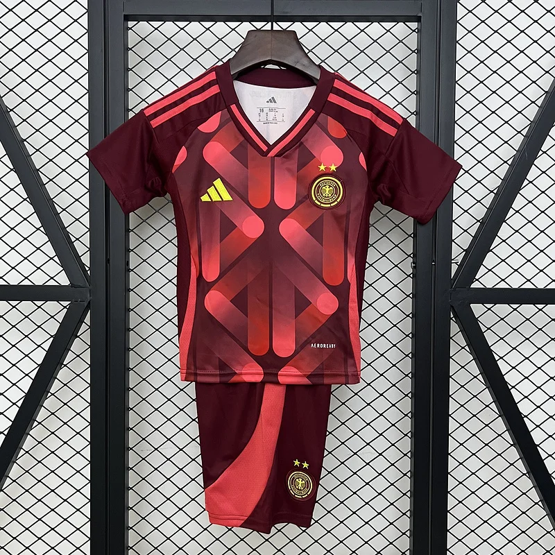 2025 kids Germany away size: 16-28