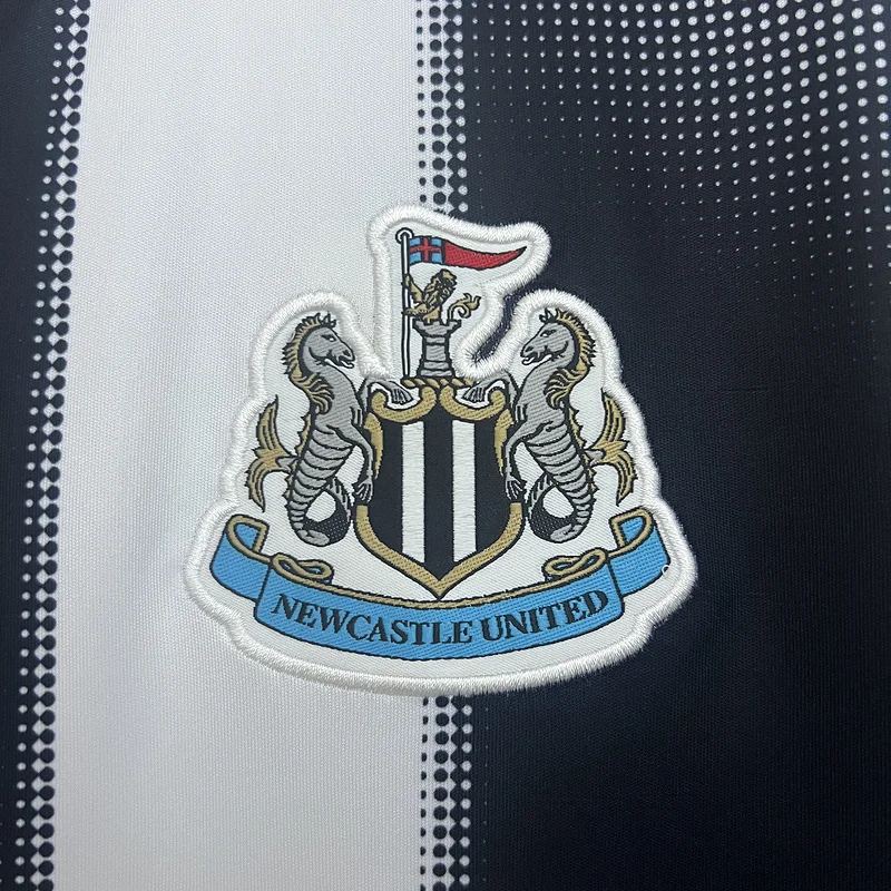 25-26 Newcastle United Home Soccer Jersey