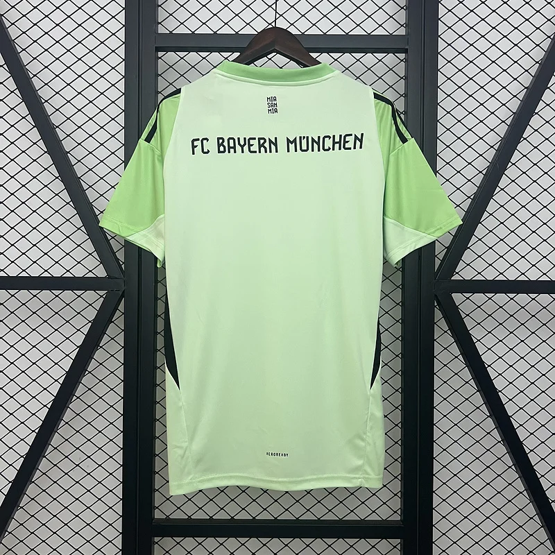 25-26 Bayern Munich Goalkeeper Green Soccer Jersey