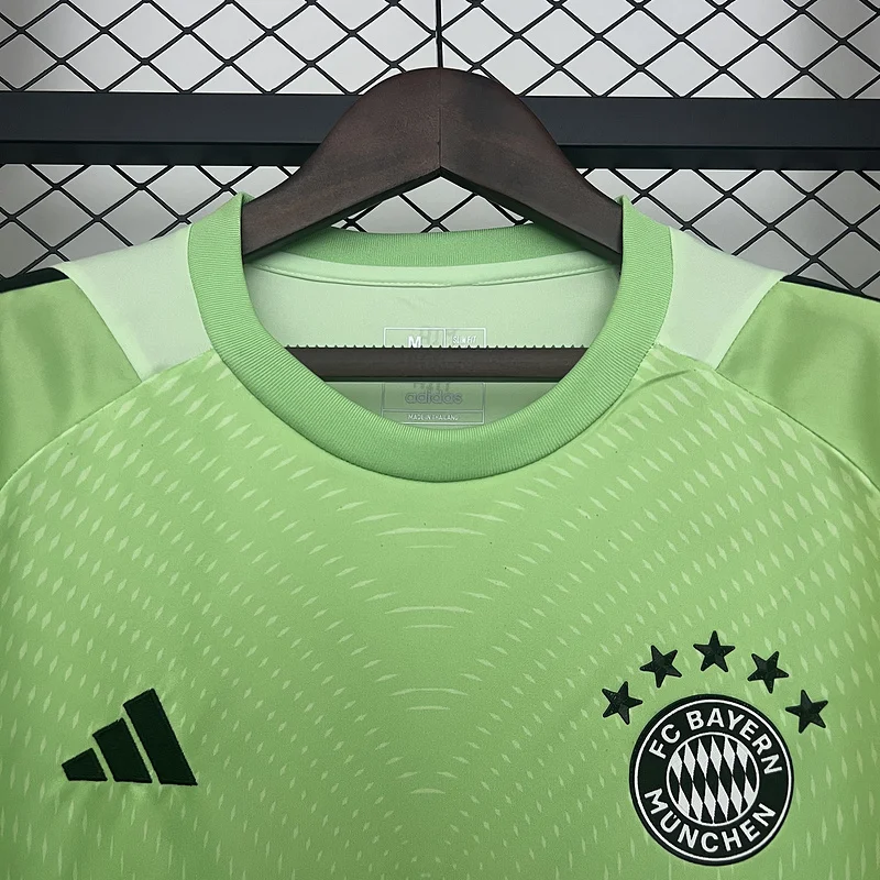 25-26 Bayern Munich Goalkeeper Green Soccer Jersey