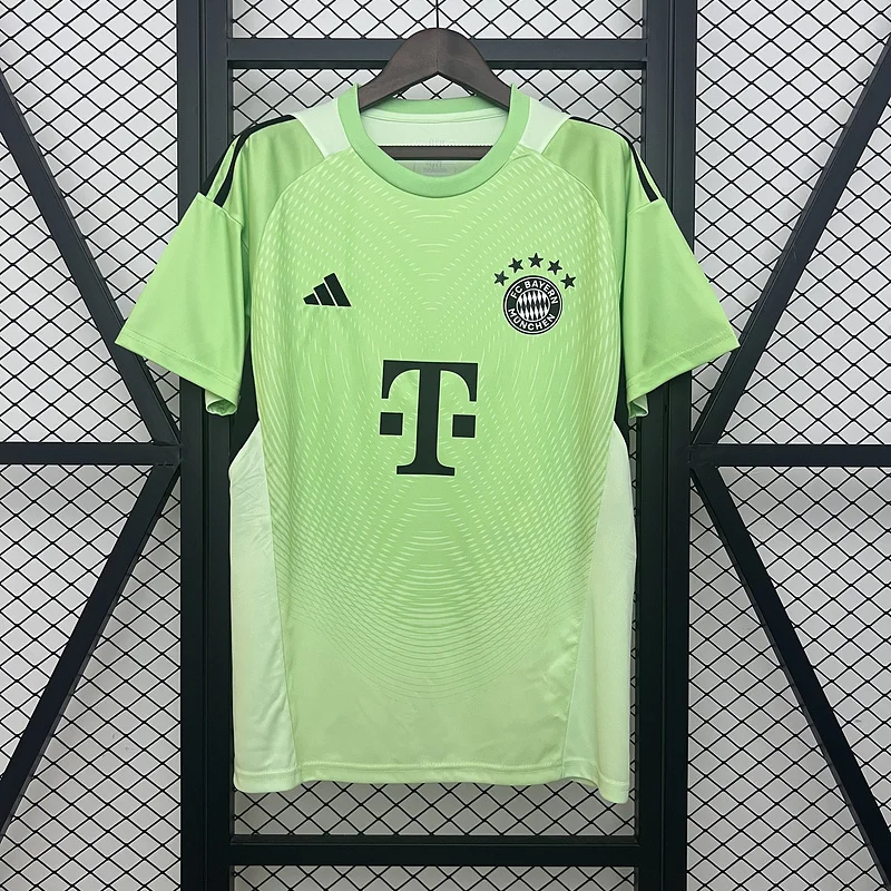25-26 Bayern Munich Goalkeeper Green Soccer Jersey