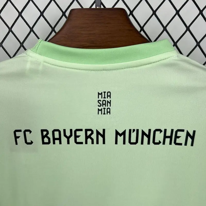 25-26 Bayern Munich Green Goalkeeper Kids Kit