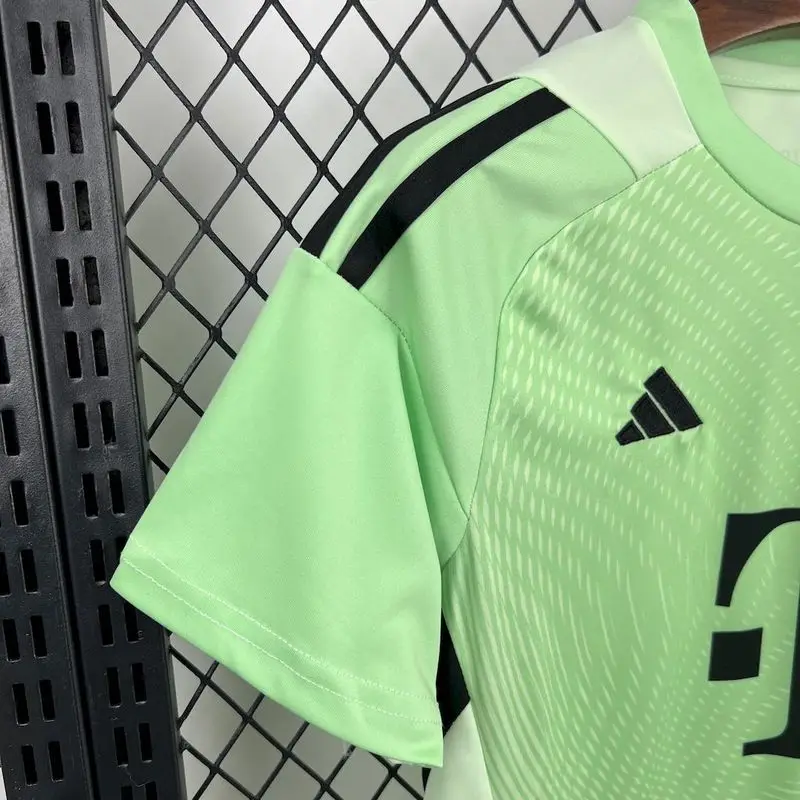 25-26 Bayern Munich Green Goalkeeper Kids Kit