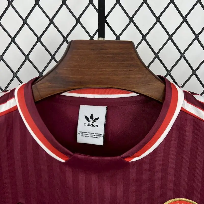 25-26 Bayern Munich Terrace Icons Kids Kit
