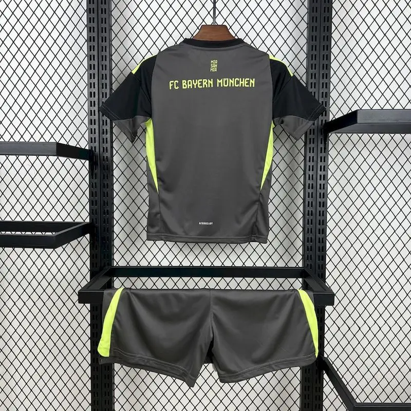 25-26 Bayern Munich Black Goalkeeper Kids Kit