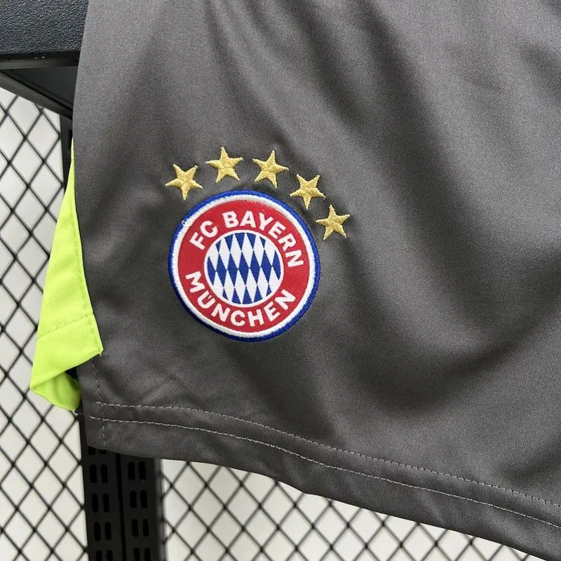 25-26 Bayern Munich Black Goalkeeper Kids Kit